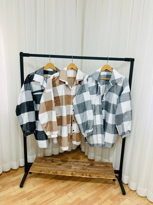 عکس غیر ژورنالی پیراهن چهارخونه تویت