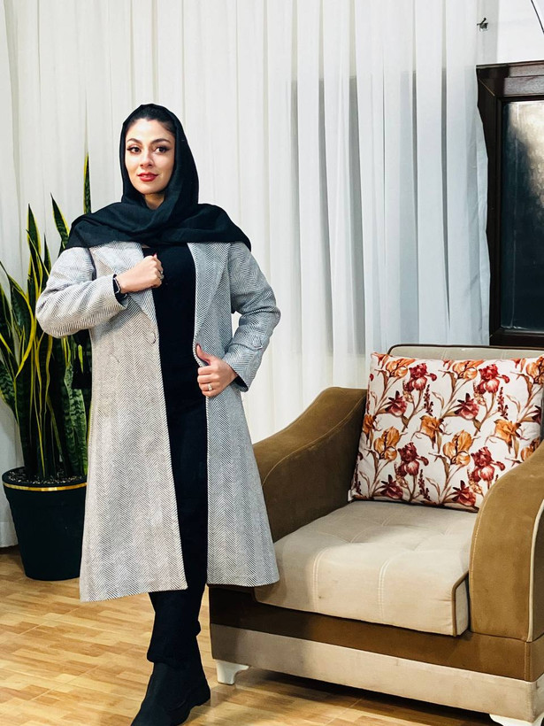 ژورنالی خودمون و تن خور پالتو جناغی✅